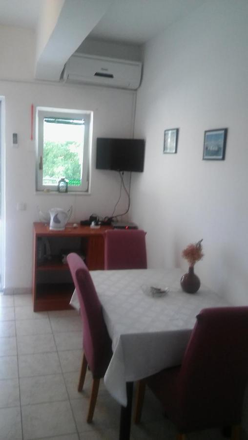 Veldic Apartments Tisno Exterior photo